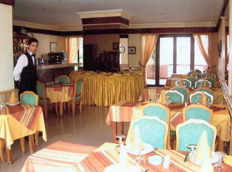 Fredj Hotel Tanger Restoran gambar